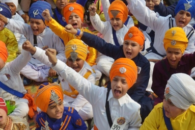 Five Year Sikh not allowed in to School for Wearing Turban Five Year Sikh not allowed in to School for Wearing Turban