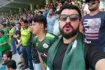 Pakistan cricket fan singing Indian national anthem, england vs india 2019 world cup, india vs england match pakistani cricket fan sings jana gana mana video goes viral, Icc world cup 2019
