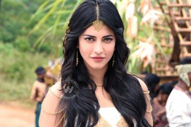 Shruti wants to be known as complete entertainer Shruti wants to be known as complete entertainer},{Shruti wants to be known as complete entertainer
