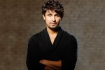 udit narayan, sonu nigam in hospital, sonu nigam in icu due to severe seafood allergy know causes symptoms, Shreya ghoshal
