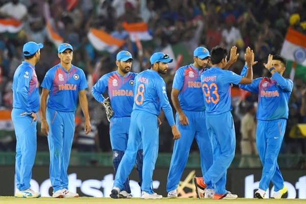 "I cannot see them losing," says Australian coach