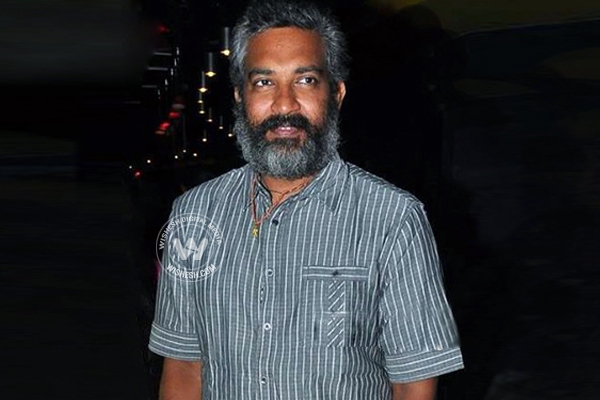 Rajamouli Lauds Srimanthudu},{Rajamouli Lauds Srimanthudu
