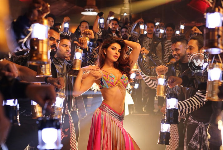 /media/k2/galleries/64946/Baaghi-2-09