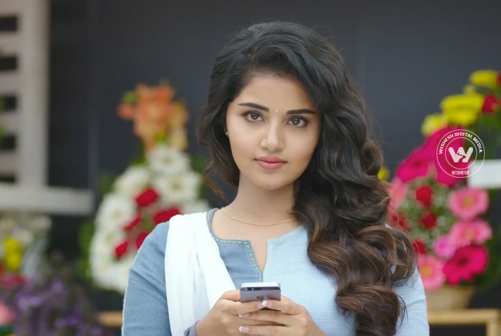 /media/k2/galleries/68196/Hello-Guru-Prema-Kosame-07