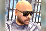 Acharya, Chiranjeevi head tonsured, chiranjeevi surprises tollywood in a new look, Kcr