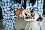 emoji sexting tricks, sending a sext, about 11 of students send a sext to their boyfriend or girlfriend study, Female students