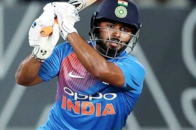 Sunil Gavaskar Backs Rishabh Pant To Play As Opener