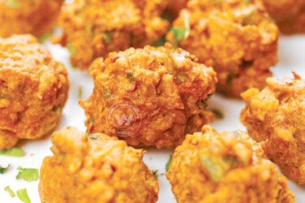 Best snack recipe during monsoon with Aloo and Moong Dal
