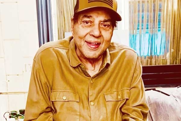 Actor Dharmendra is Recovering, says his Family Actor Dharmendra is Recovering, says his Family