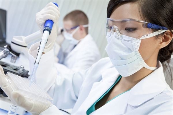 Revolution in worlds largest database for cancer drug discovery with 3D technology },{Revolution in worlds largest database for cancer drug discovery with 3D technology
